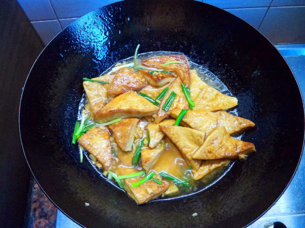 家常豆腐煲步骤8