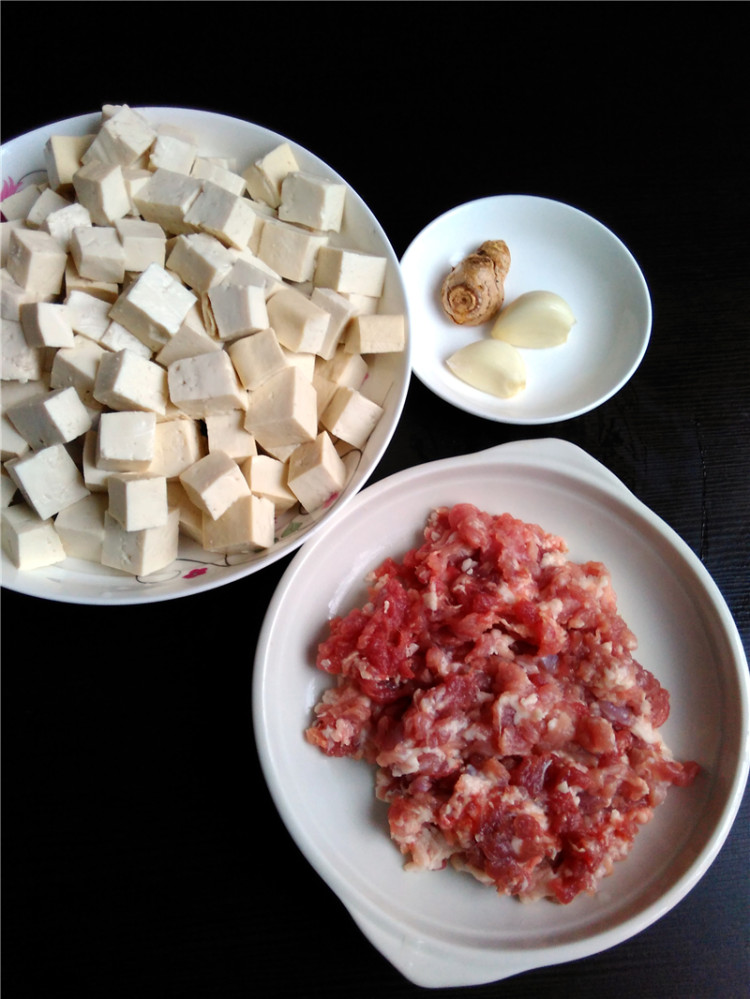 烂肉豆腐盖浇饭步骤2