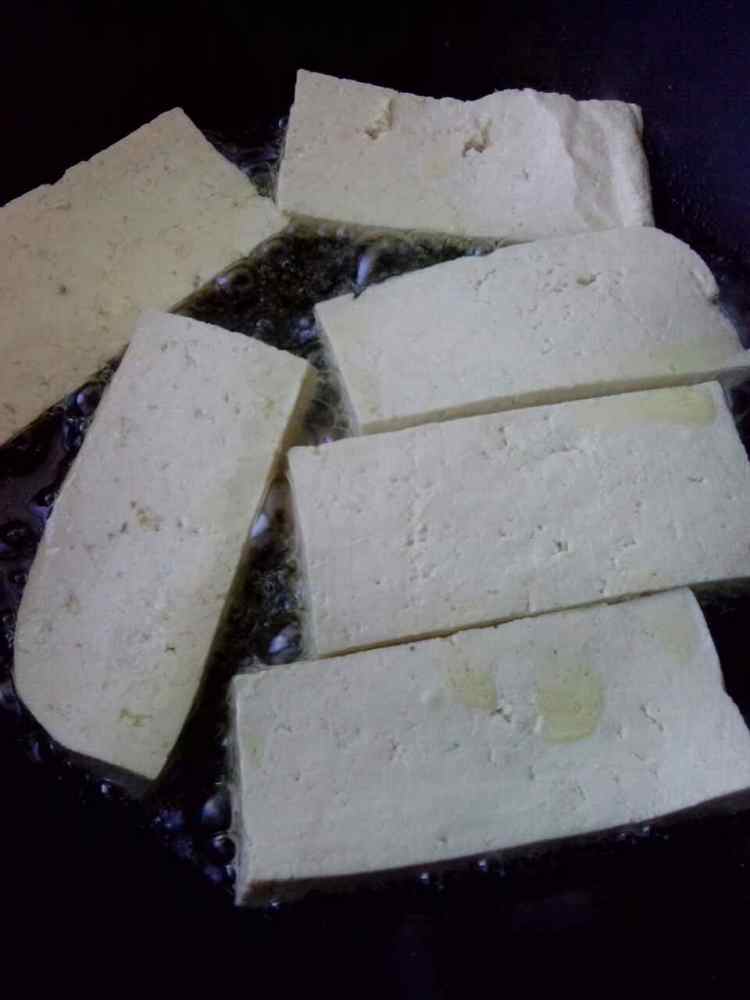 饭盒酱汁豆腐夹步骤3