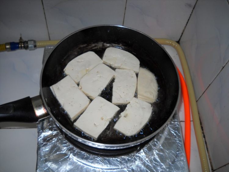 麻辣砂锅豆腐煲步骤6