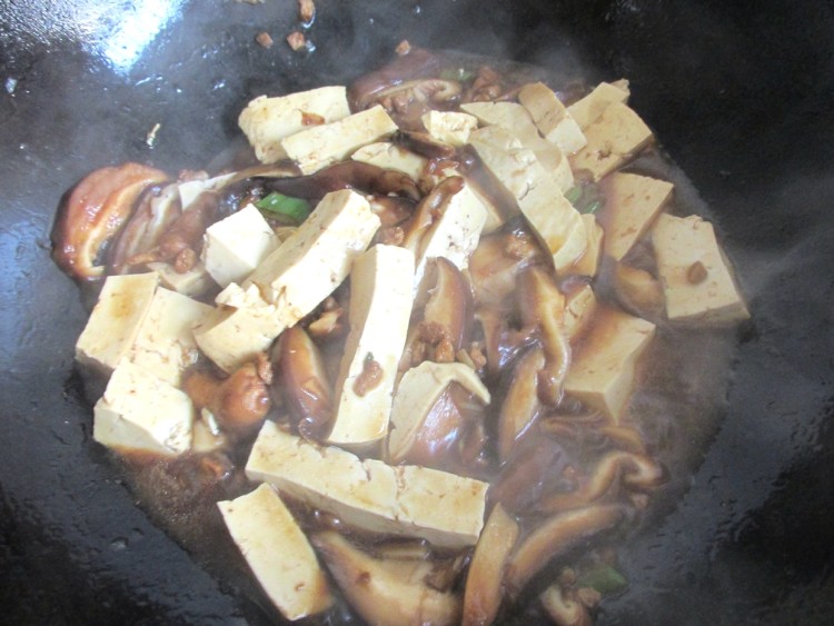 香菇肉末豆腐步骤8