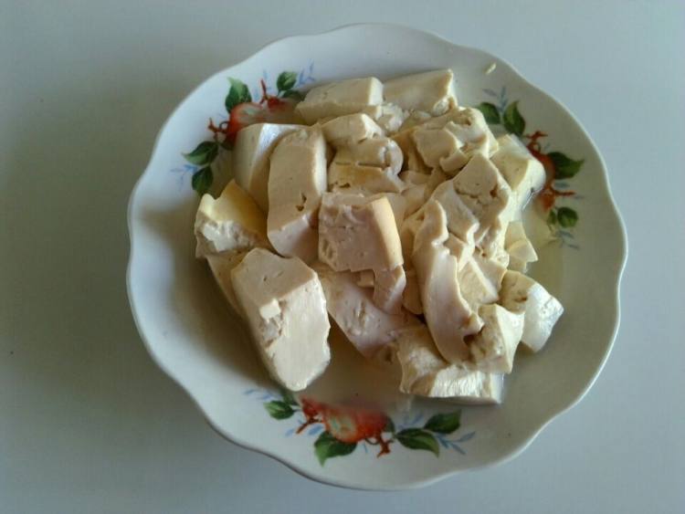 酱牛肉炖豆腐步骤4