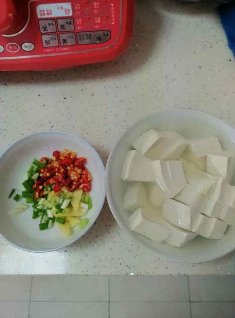 鱼鳍炖豆腐步骤2