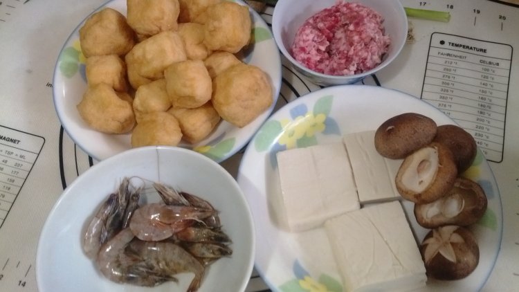 油豆腐镶肉步骤1