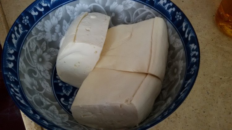 虾香豆腐步骤1