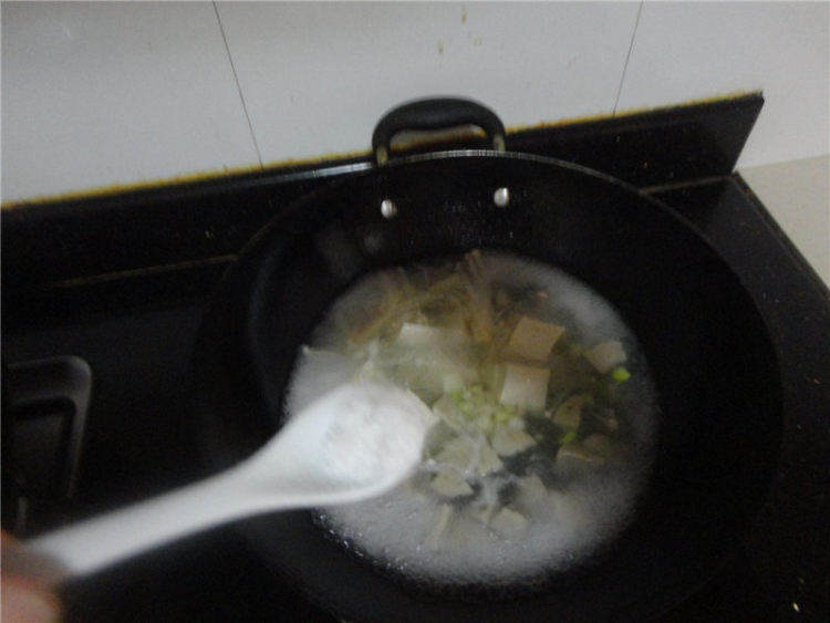 金针菇豆腐汤步骤5