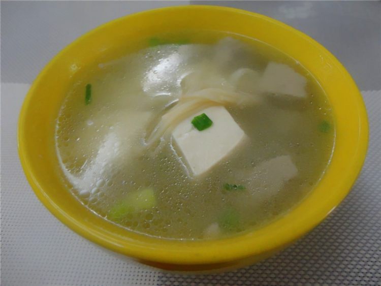 金针菇豆腐汤步骤6