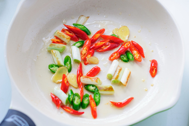 干煸油炸豆腐步骤6