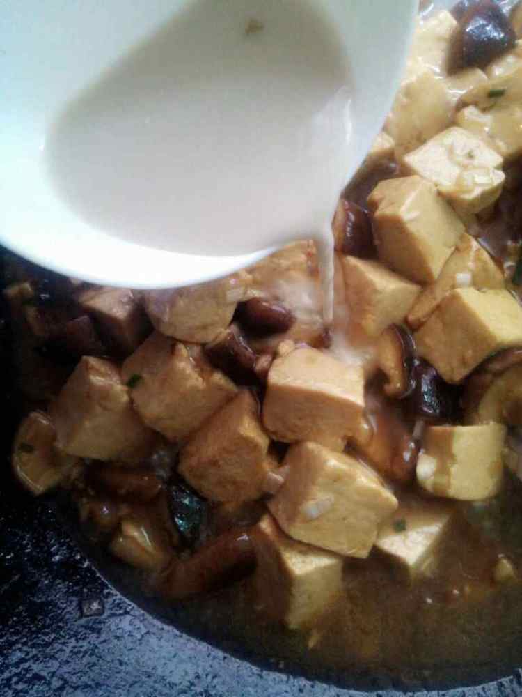 蚝油香菇炖豆腐步骤12