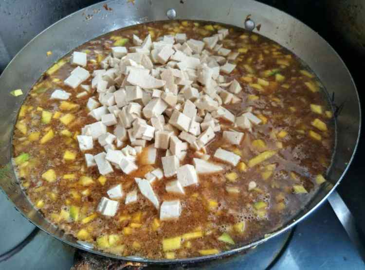 肉末豆腐土豆丁步骤7