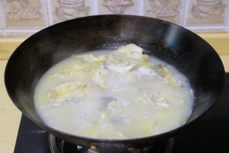 鲶鱼豆腐汤步骤12