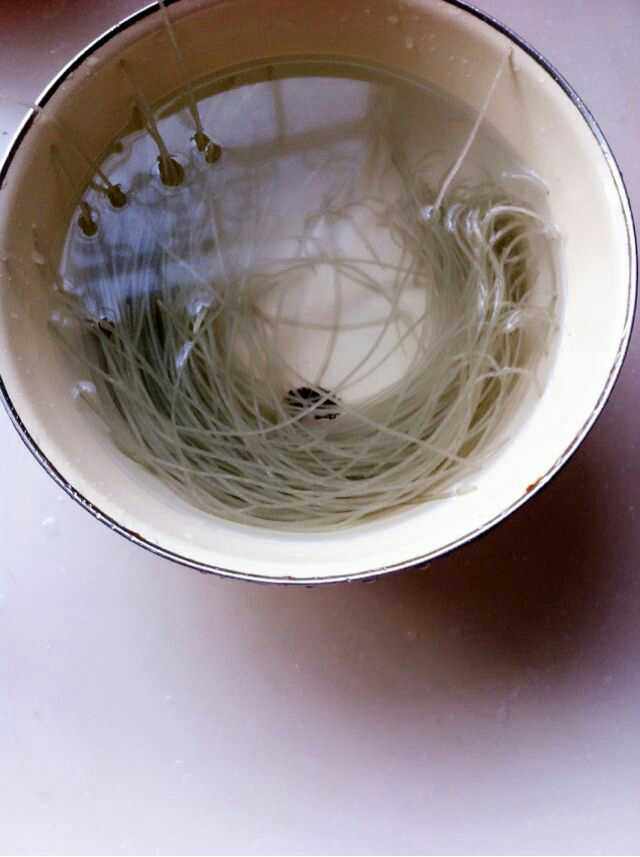豆腐炖粉丝步骤3