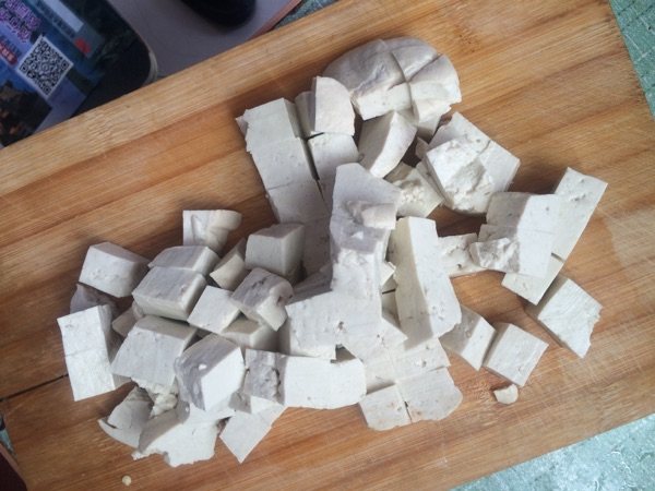 青椒豆腐步骤1
