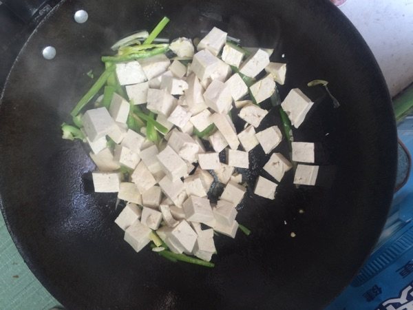 青椒豆腐步骤5