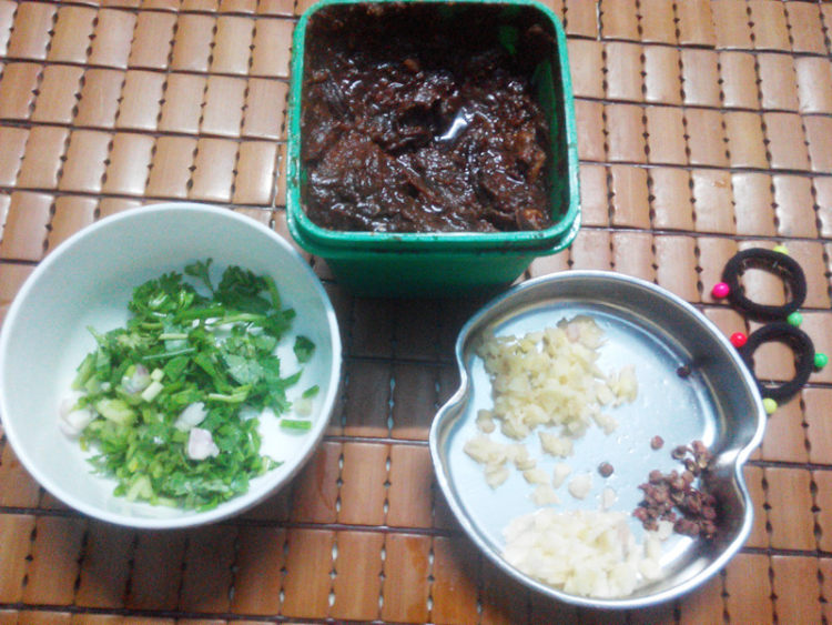 酱汁豆腐块步骤2