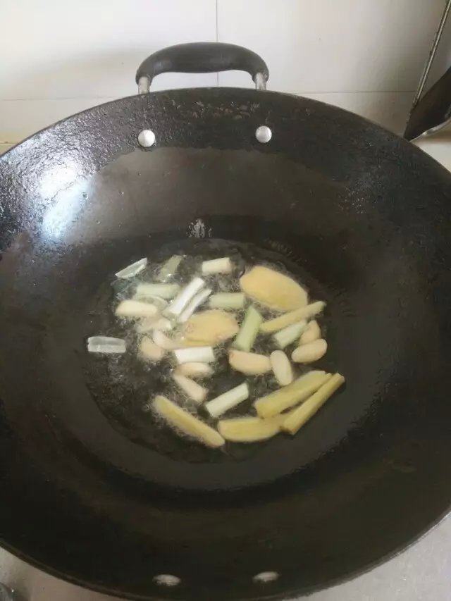 丑鱼豆腐汤步骤4