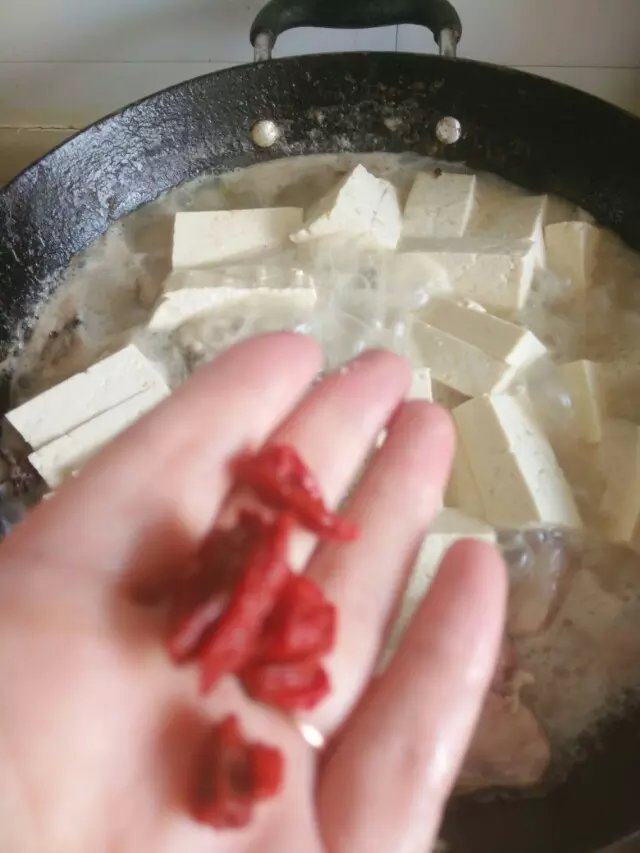 丑鱼豆腐汤步骤13