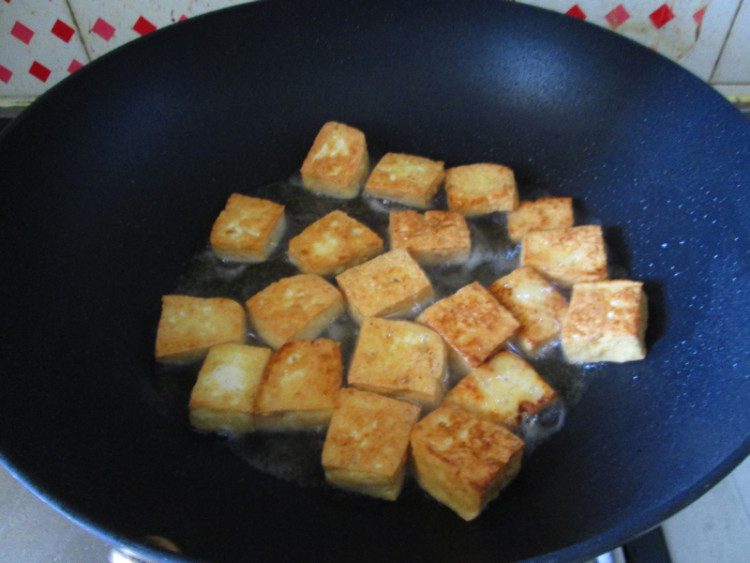 鱼香肉沫烧豆腐步骤4
