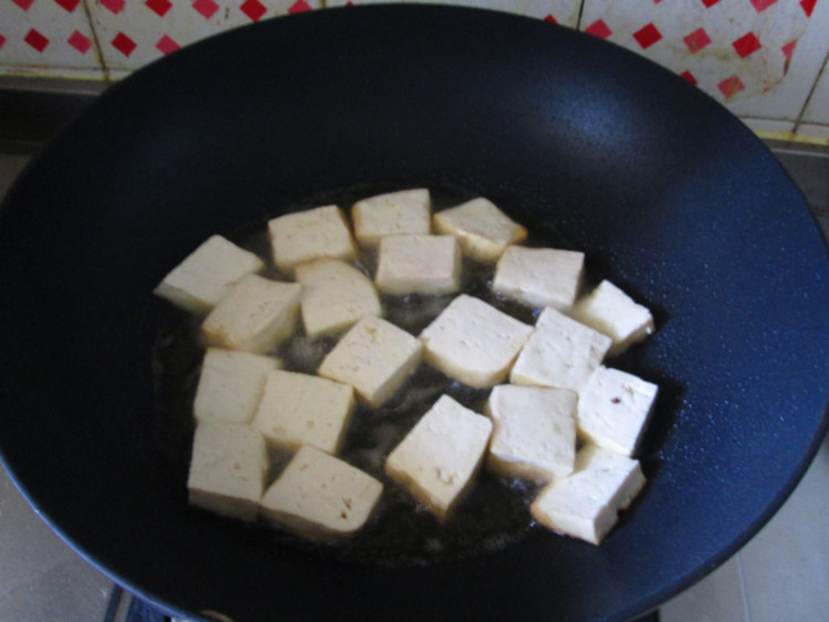 鱼香肉沫烧豆腐步骤3