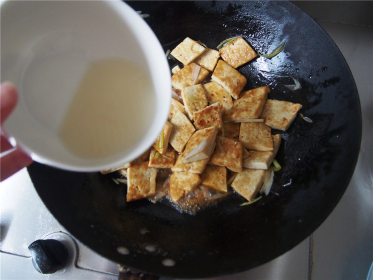 葱烧豆腐步骤7