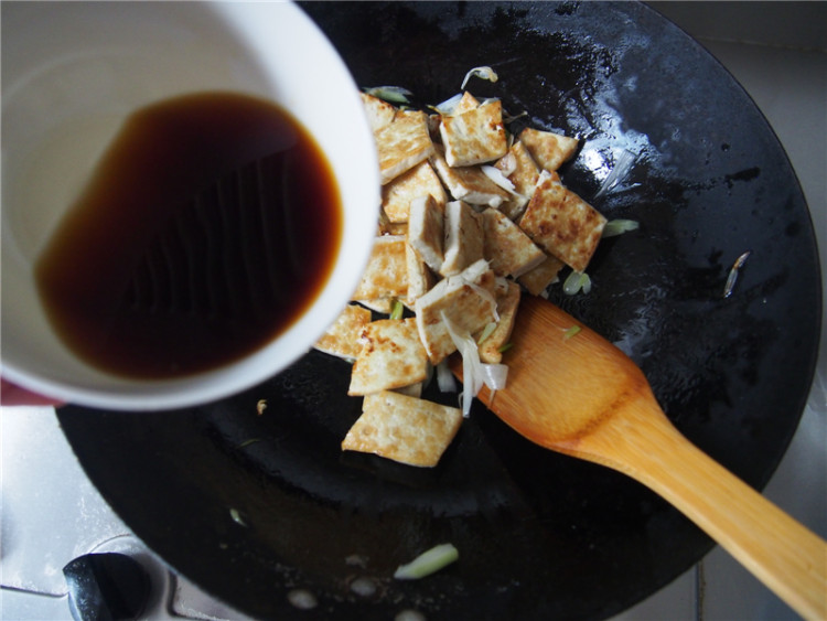 葱烧豆腐步骤6