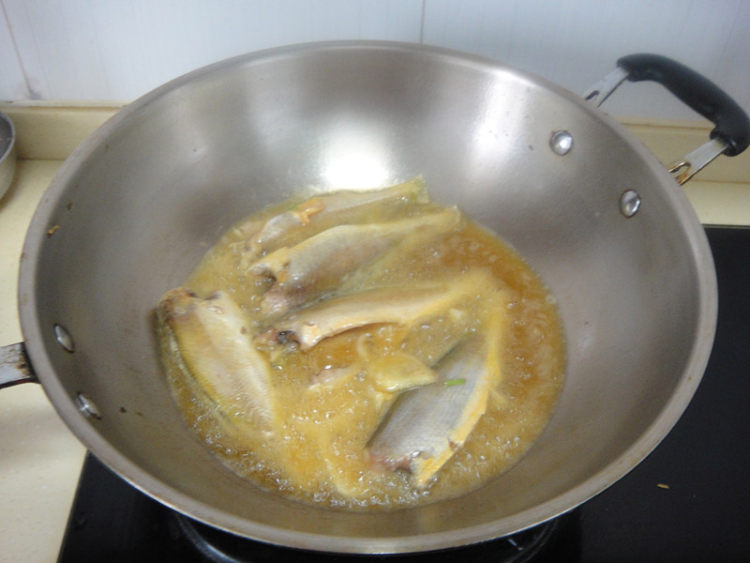 雪菜豆腐黄鱼汤步骤5
