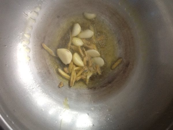 清炖鱼汤步骤4