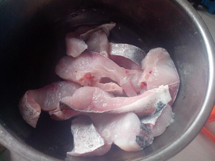 豆腐烧鱼块步骤1