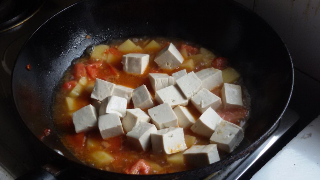 土豆番茄烧豆腐步骤8