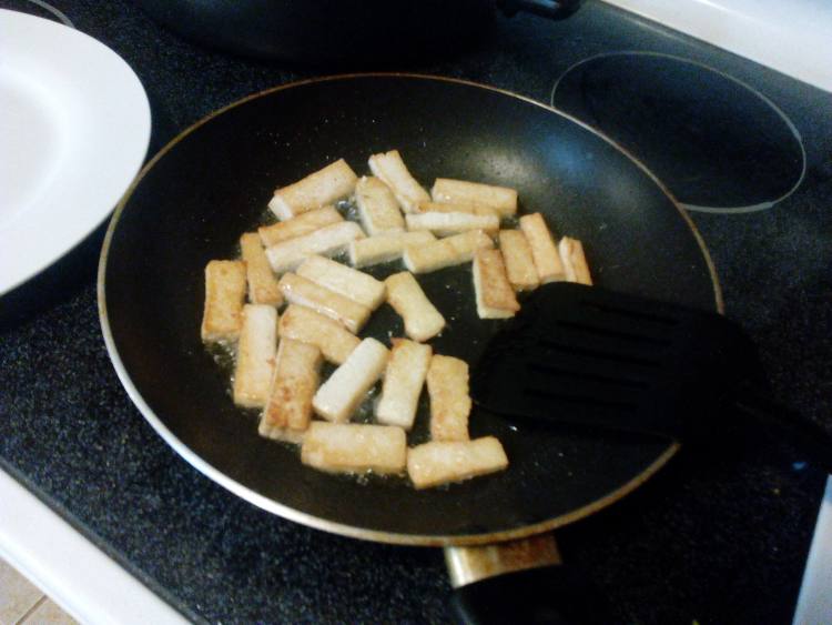 茄汁小瓜炒豆腐条步骤4