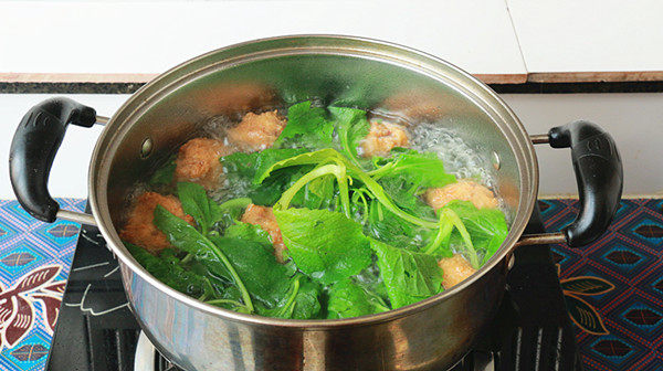 小白菜苗豆腐丸子汤步骤12