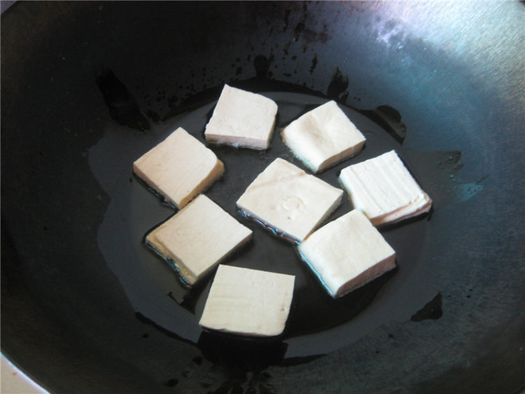 豆腐丸子泡菜汤步骤3