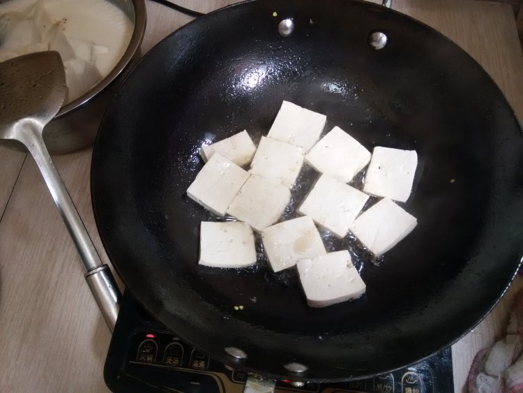 豆腐烧洋葱步骤3