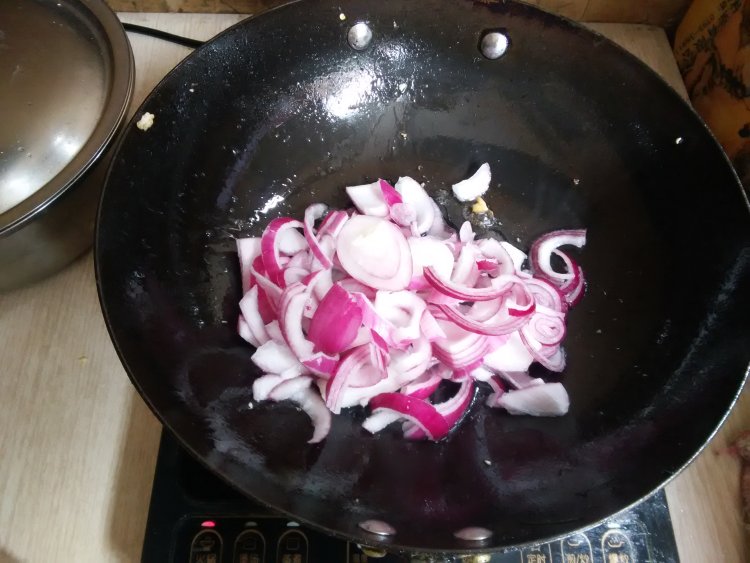 豆腐烧洋葱步骤4