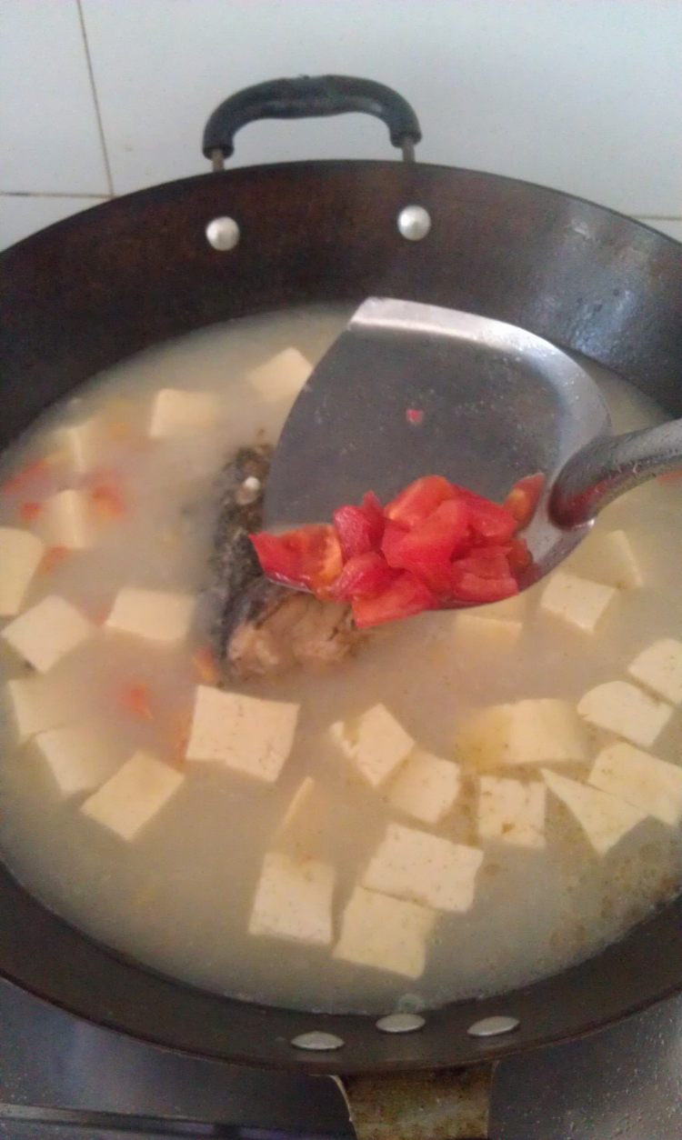 番茄豆腐鱼汤步骤9