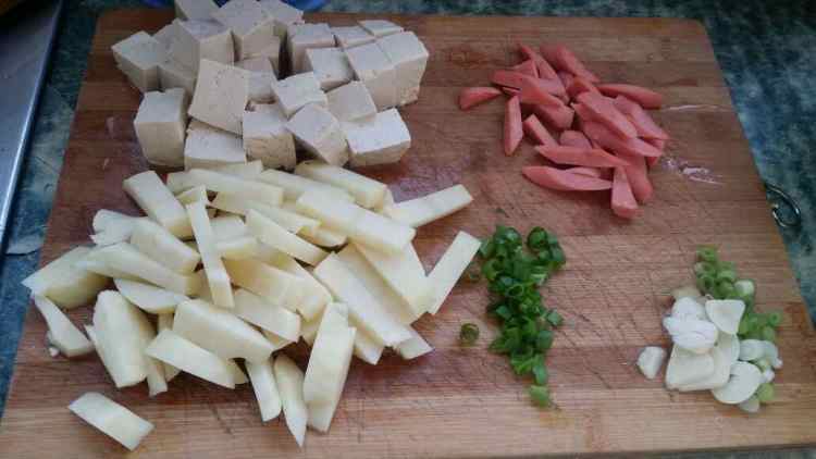 白菜土豆豆腐步骤1