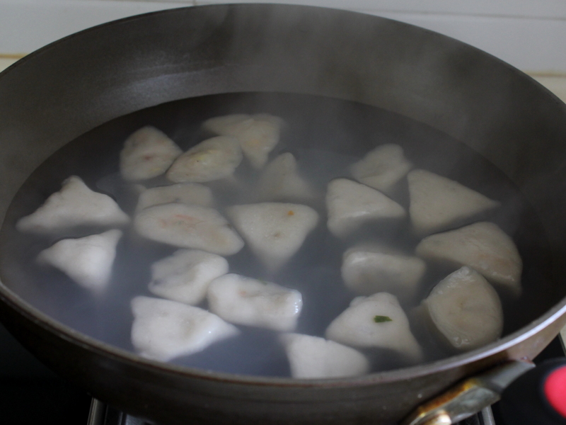 腌笃鲜芋饺步骤6