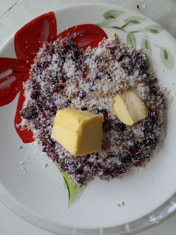 蔓越莓芝麻糯米饼步骤3