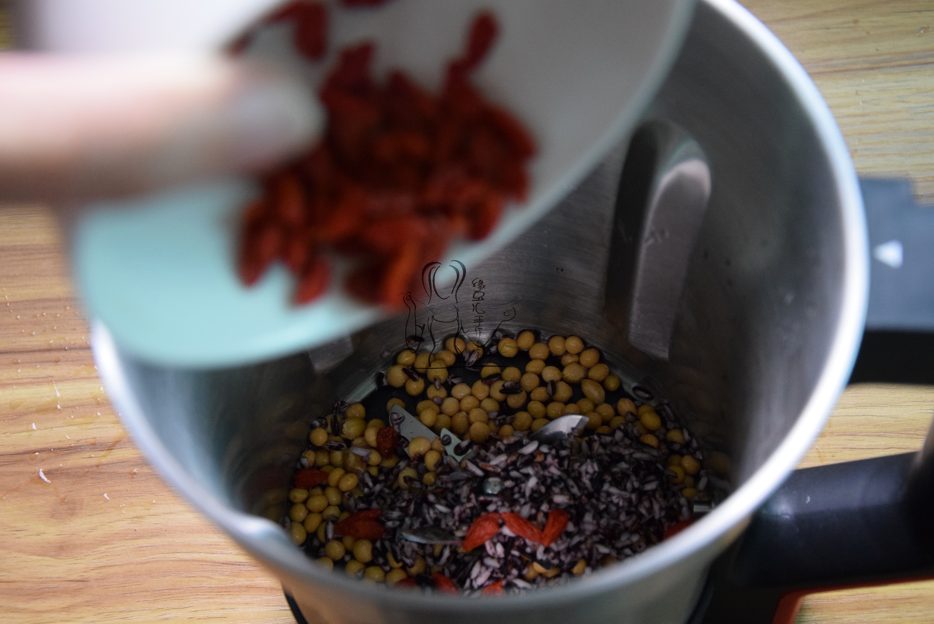 红枣枸杞紫米豆浆步骤5