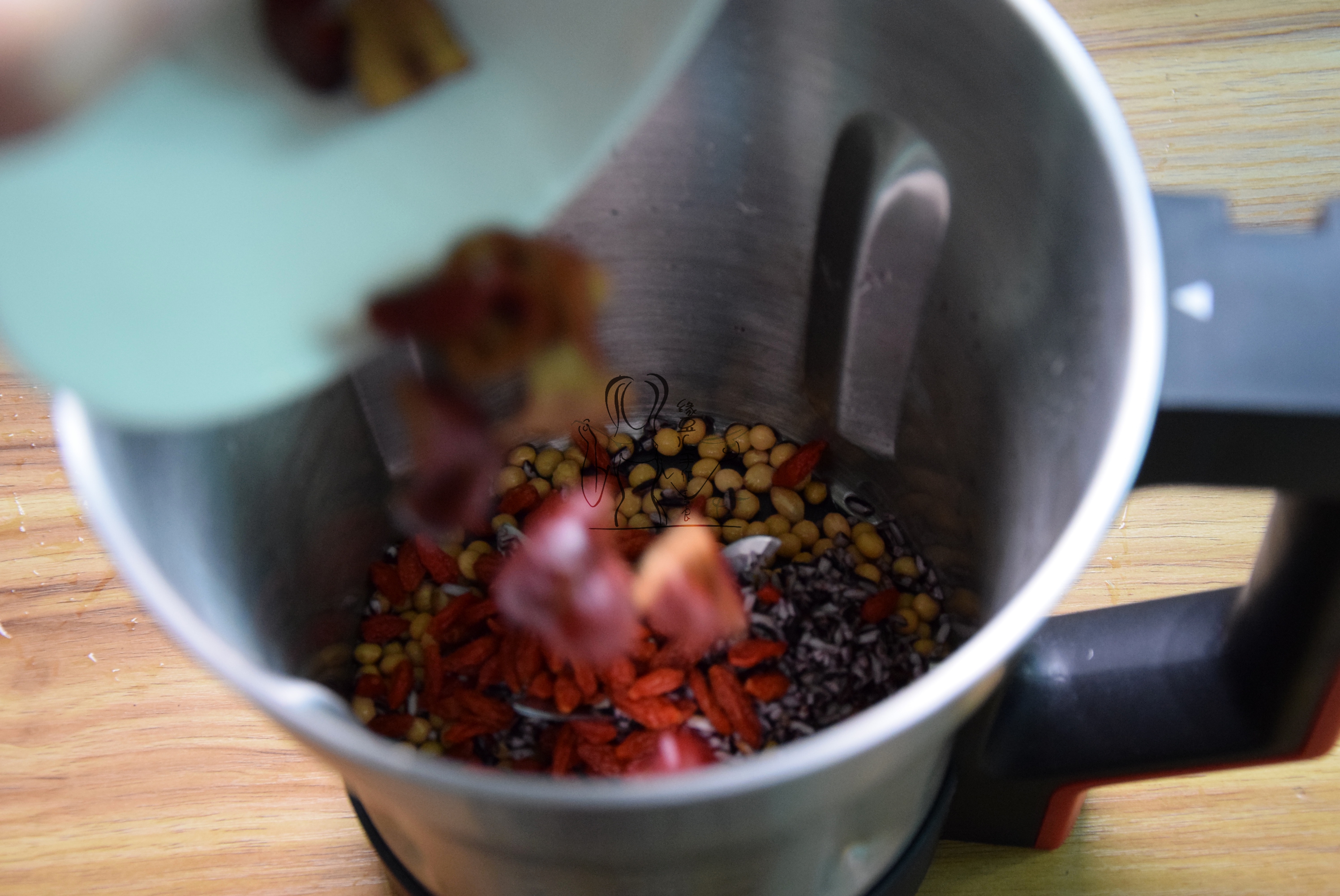 红枣枸杞紫米豆浆步骤6