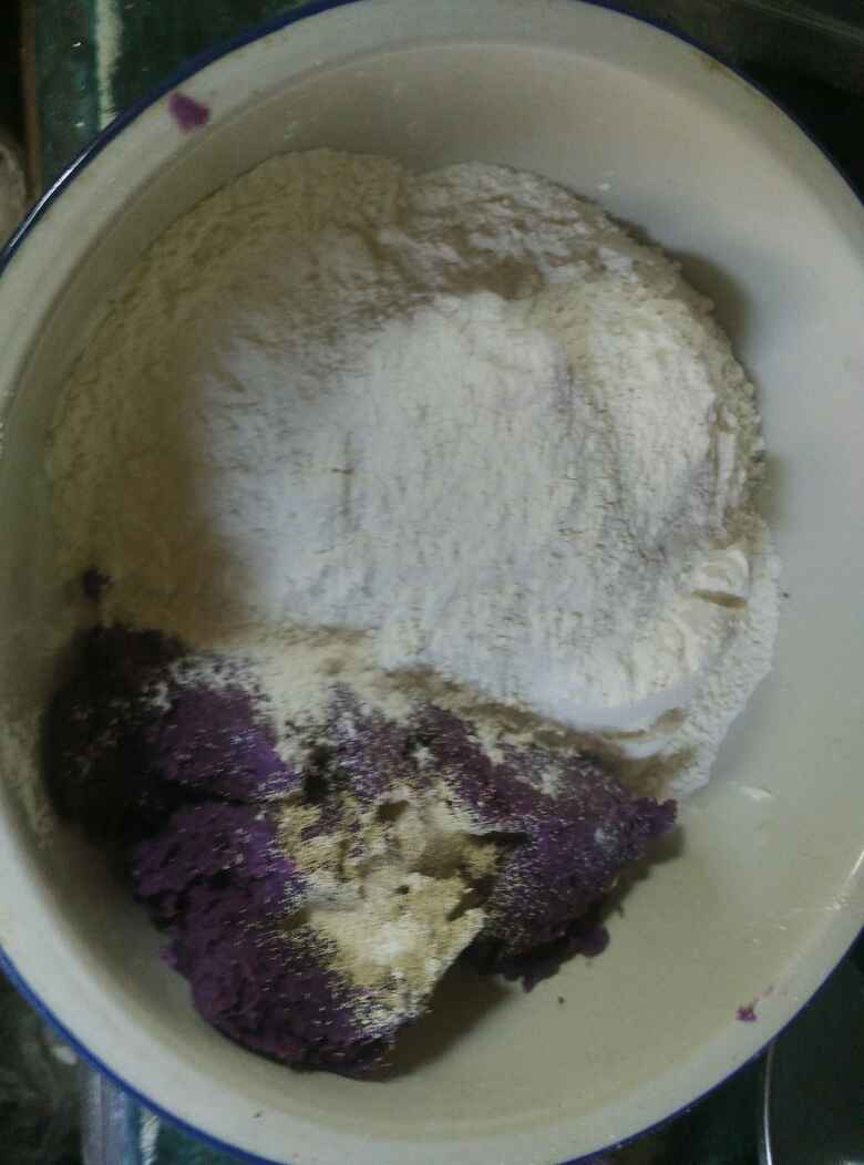 紫薯花卷步骤3