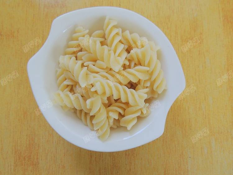 肉酱螺旋意面步骤6