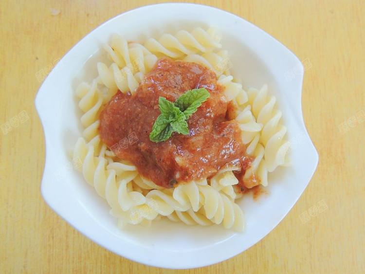 肉酱螺旋意面步骤7
