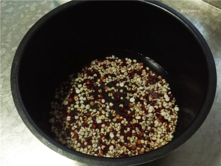 红豆薏米芡实粥步骤3