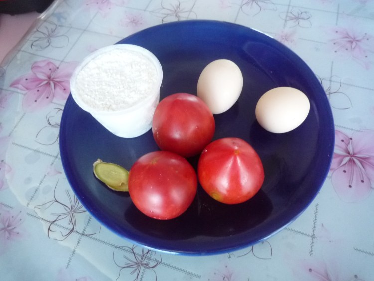 西红柿鸡蛋疙塔汤步骤1