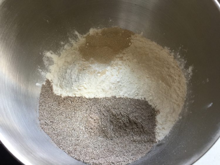 糙米红糖刀切馒头步骤3