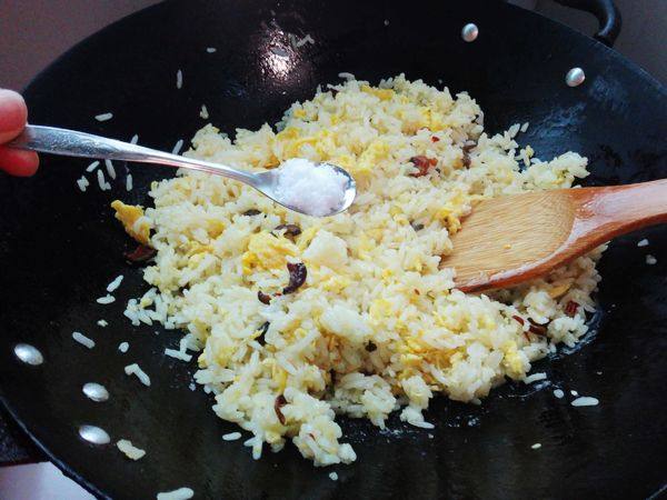 香葱菌子油炒饭步骤5