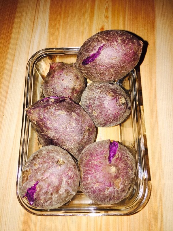 奶香紫薯玫瑰花卷步骤1
