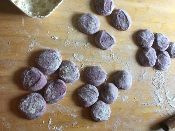 奶香紫薯玫瑰花卷步骤9
