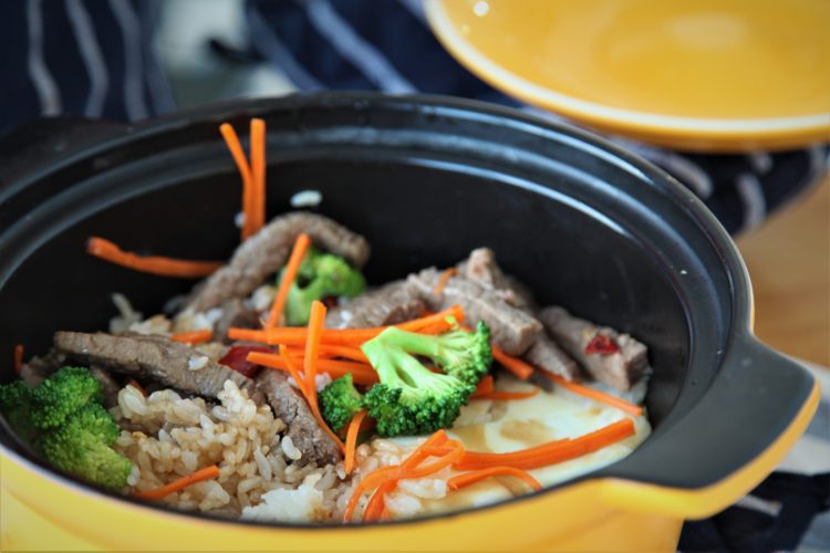 牛肉窝蛋煲仔饭步骤8